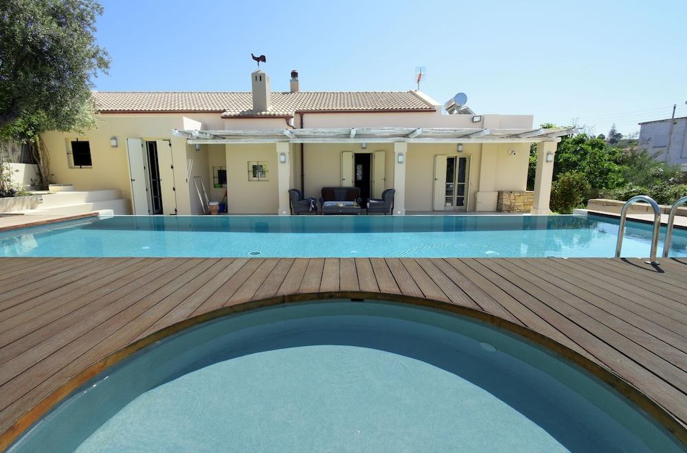 Villa Gerani Gerani  Extérieur photo